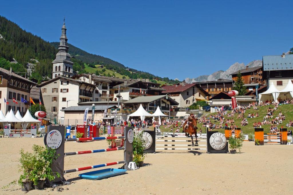 Hotel La Montagne Ла-Клюза Екстер'єр фото