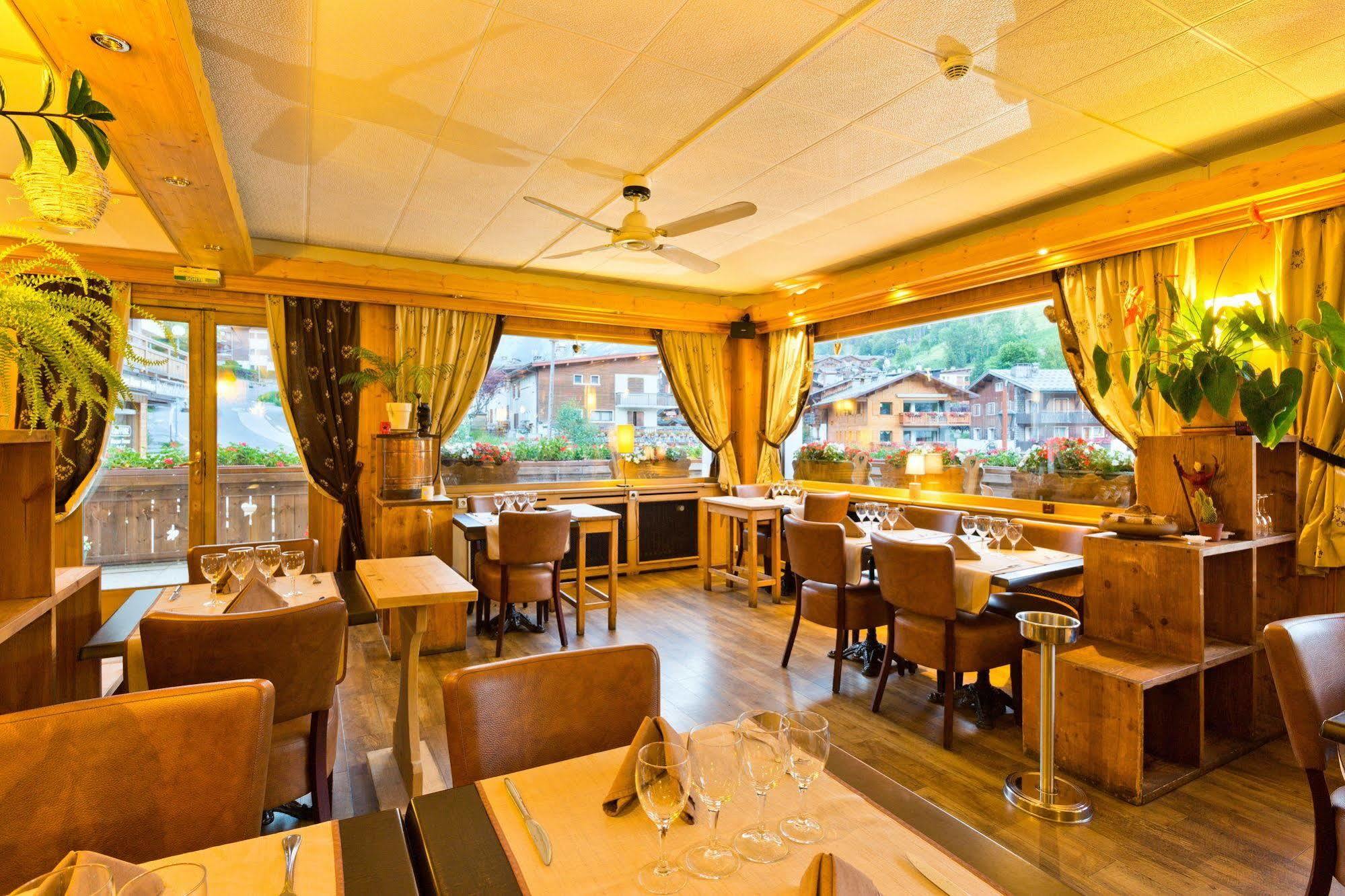 Hotel La Montagne Ла-Клюза Екстер'єр фото