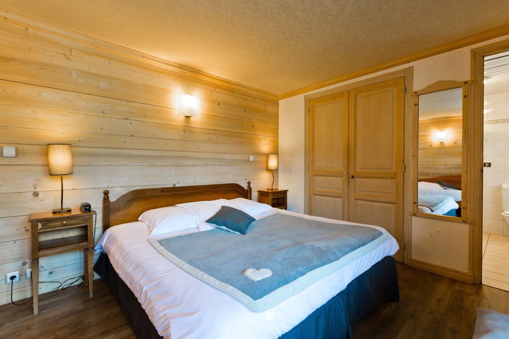 Hotel La Montagne Ла-Клюза Екстер'єр фото