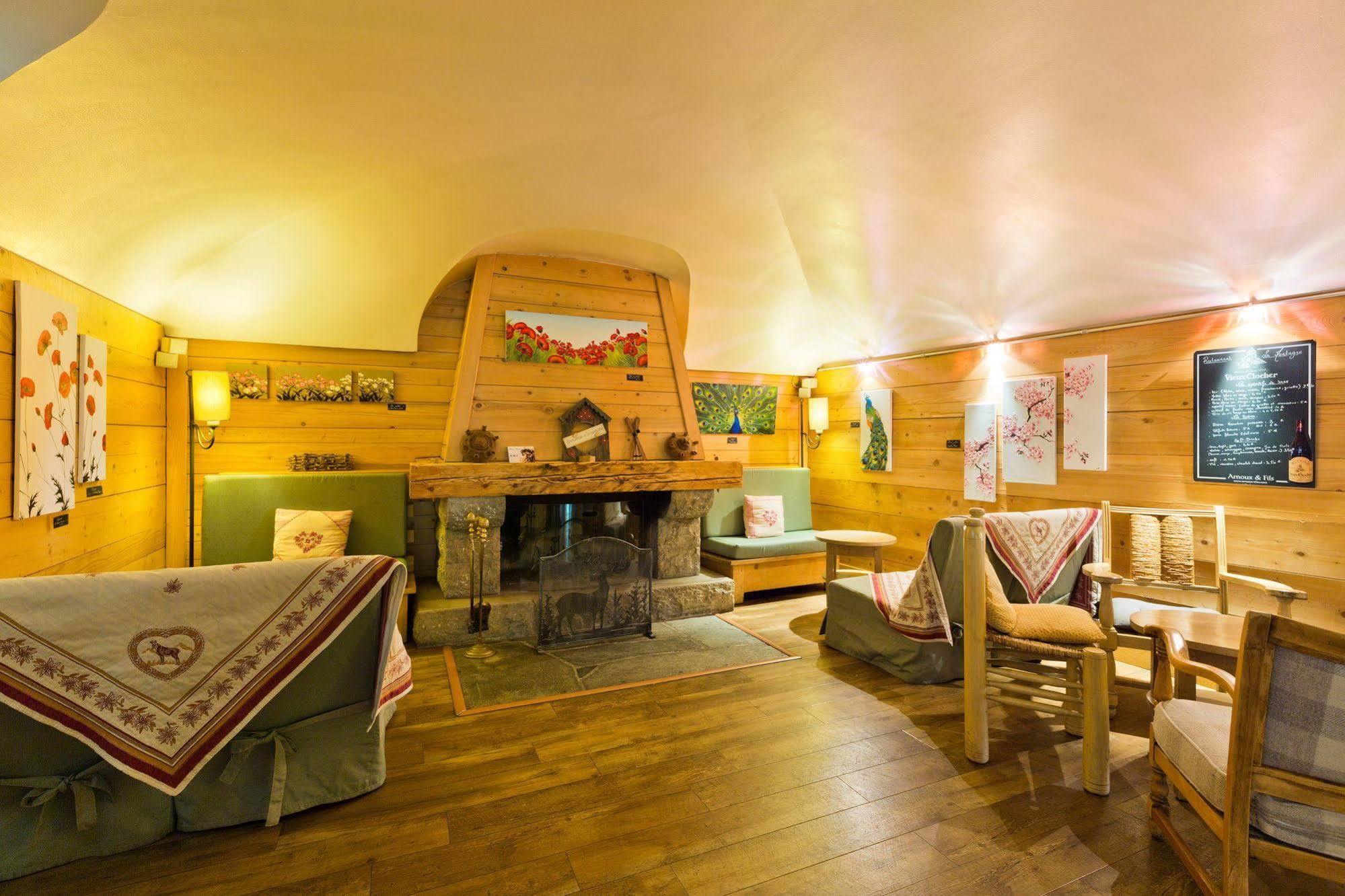 Hotel La Montagne Ла-Клюза Екстер'єр фото