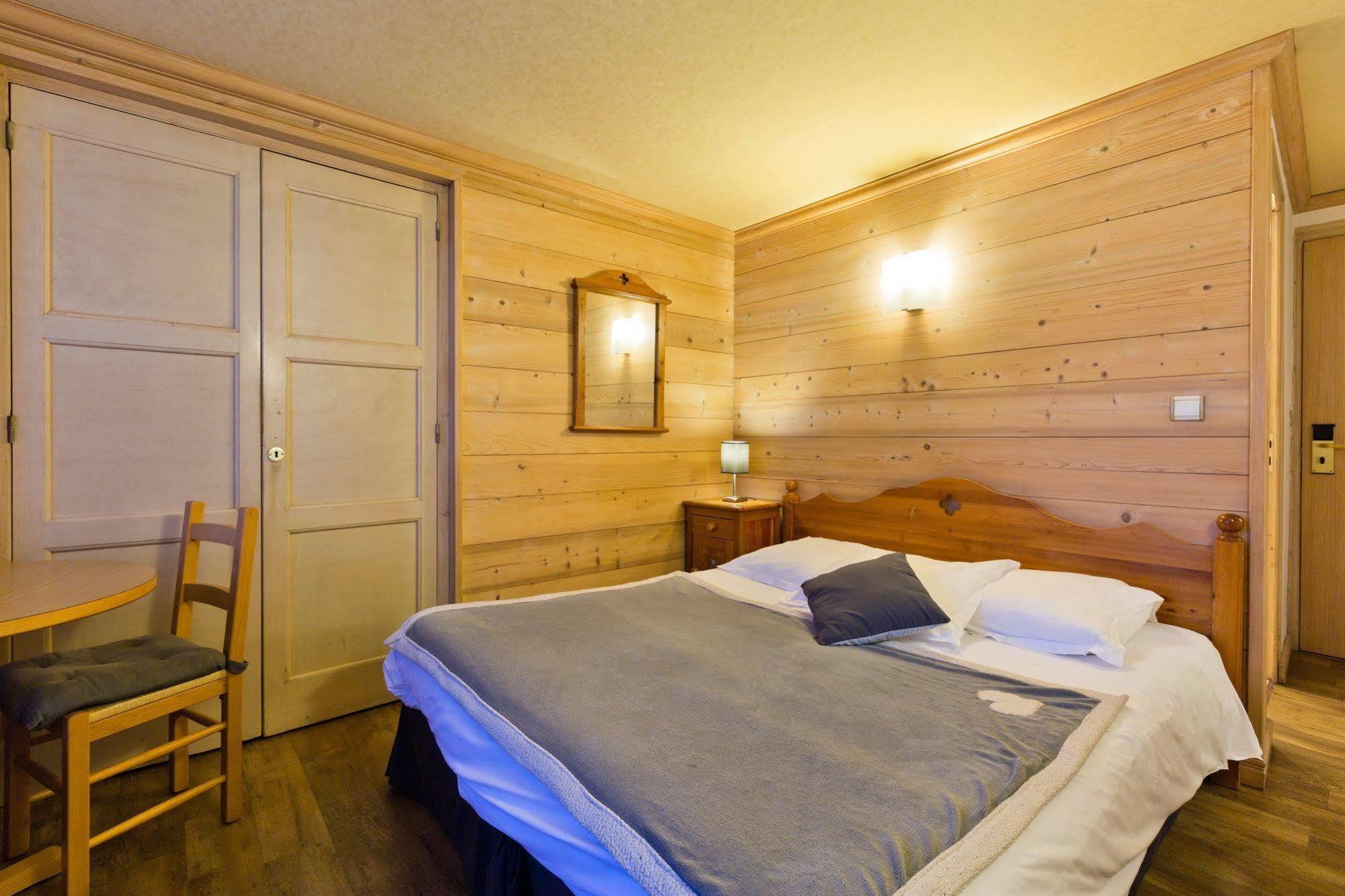 Hotel La Montagne Ла-Клюза Екстер'єр фото