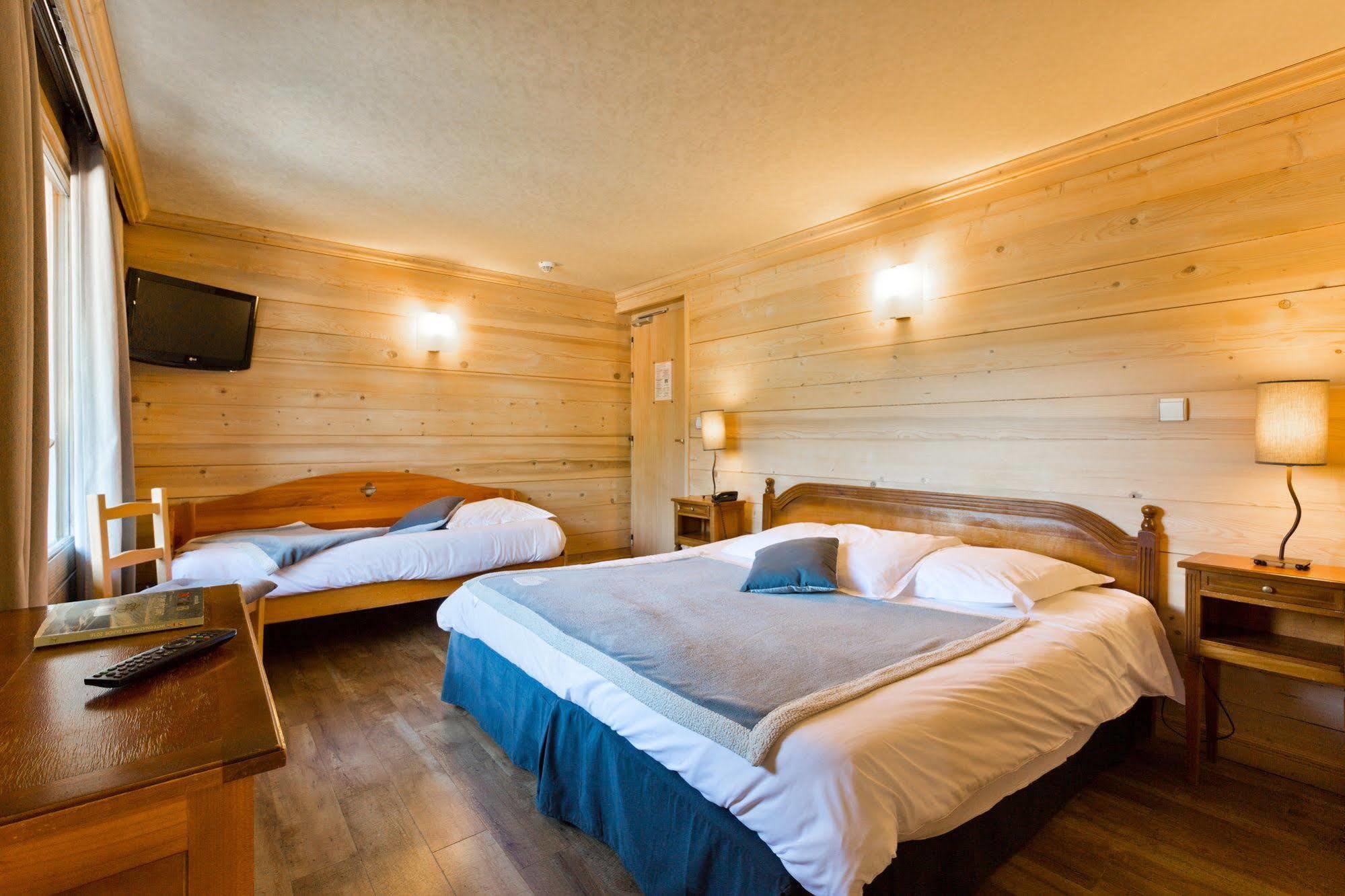Hotel La Montagne Ла-Клюза Екстер'єр фото